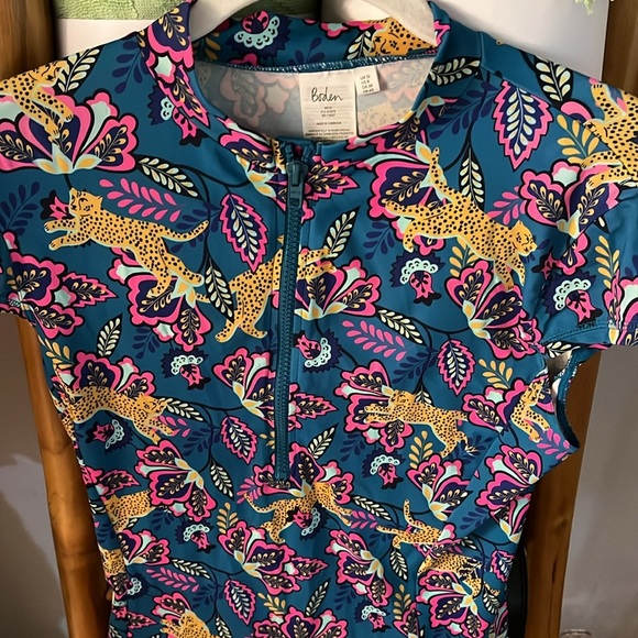 Boden Other - Boden size 8 Rashguard Vibrant Jungle Print Top